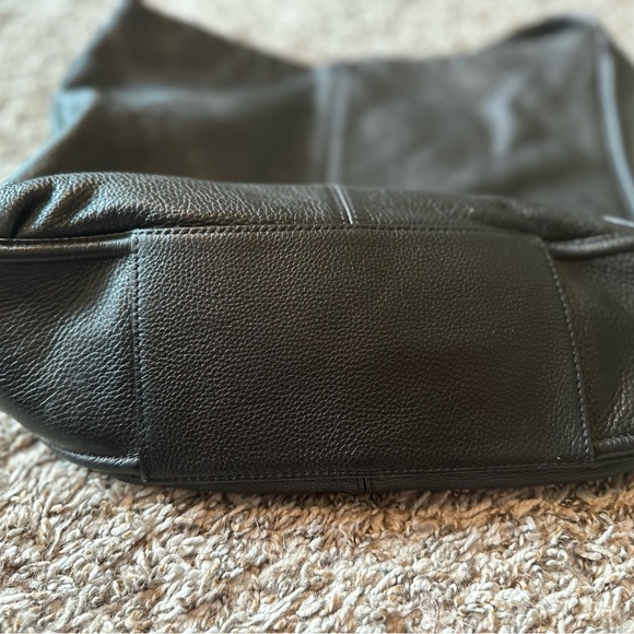 EUC Coach Black Leather Slouchy Shoulder Bag - Picture 3 of 5